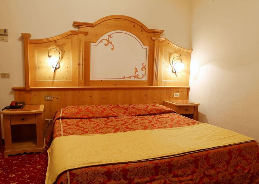 Hotel Belvedere Srl Fai della Paganella Dış mekan fotoğraf