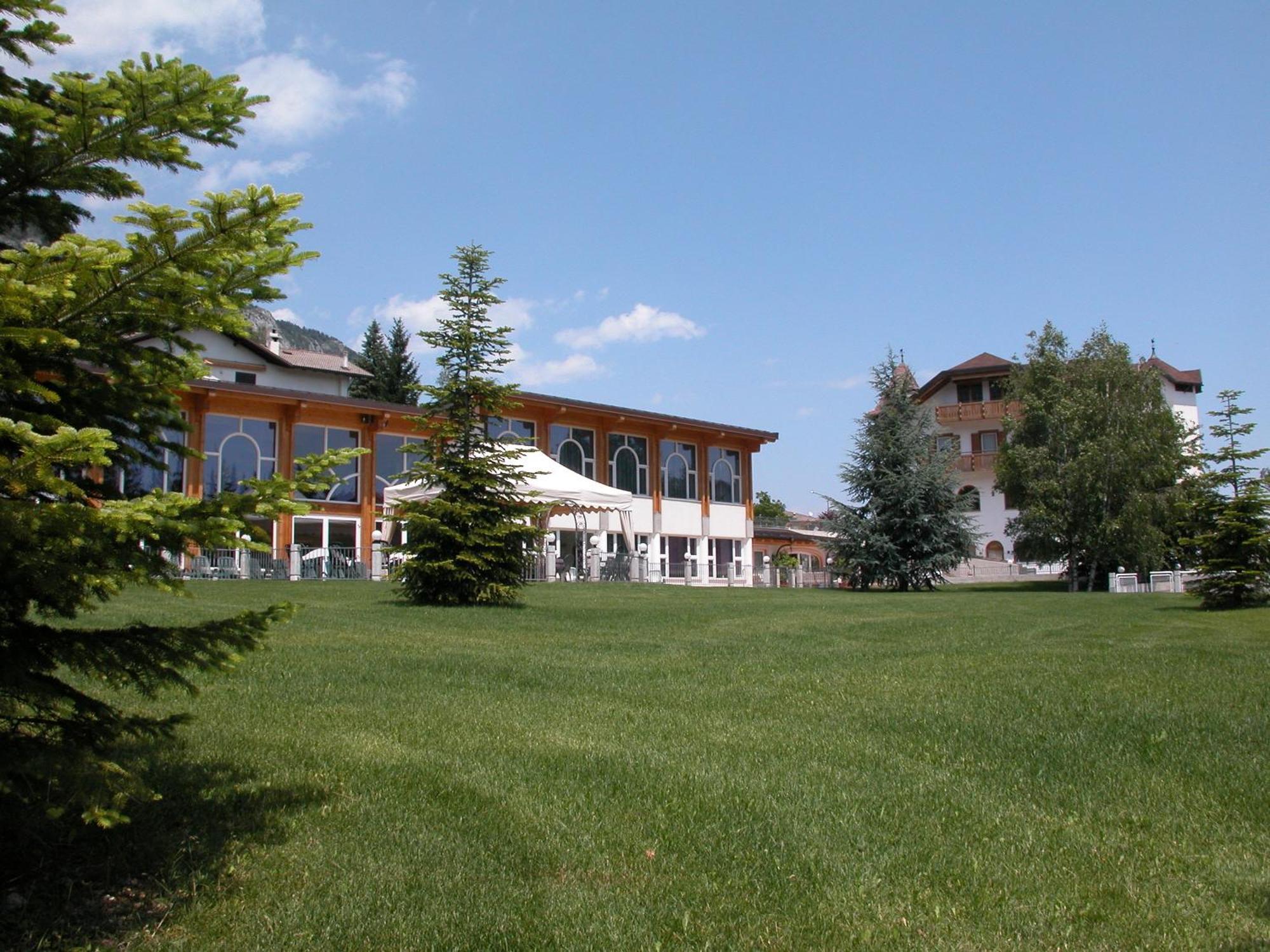 Hotel Belvedere Srl Fai della Paganella Dış mekan fotoğraf