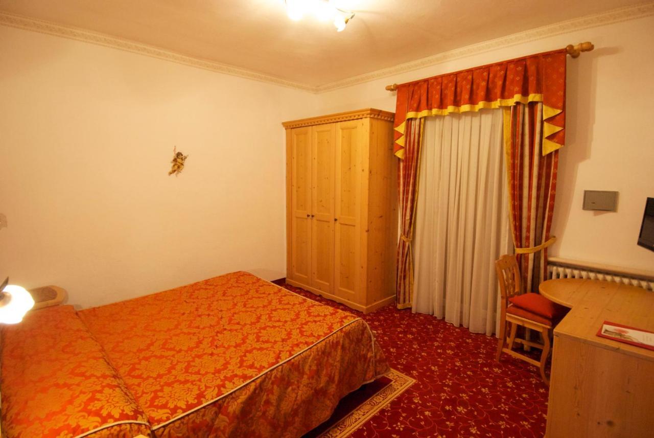 Hotel Belvedere Srl Fai della Paganella Oda fotoğraf